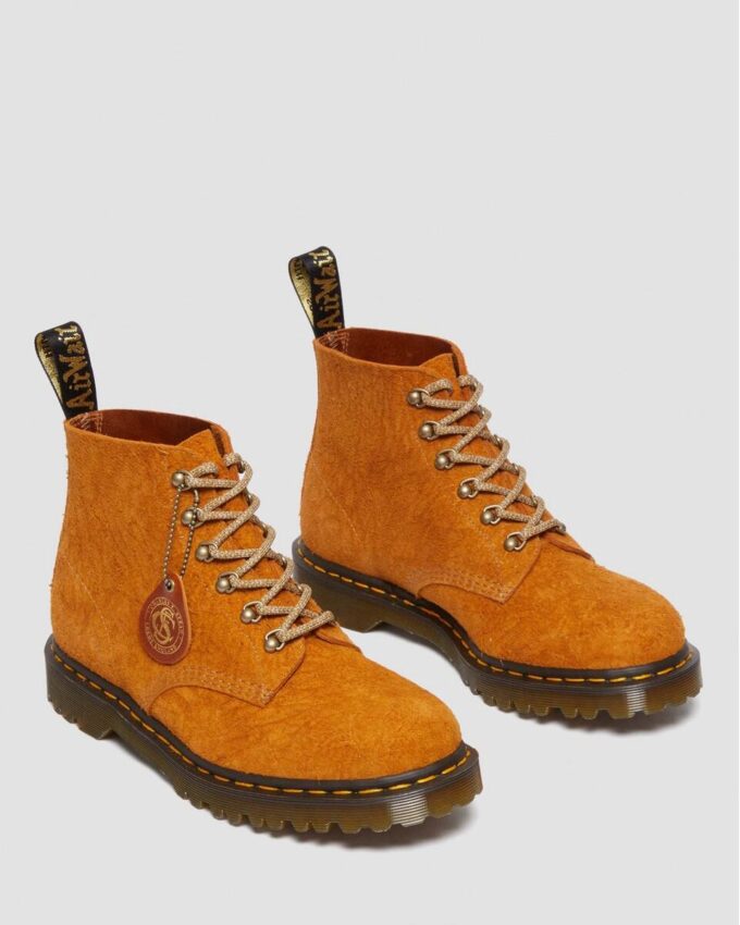 101 Fabricadas en Inglaterra Botines de ante con herrajes 101 Fabricadas en Inglaterra Botines de ante con herrajes