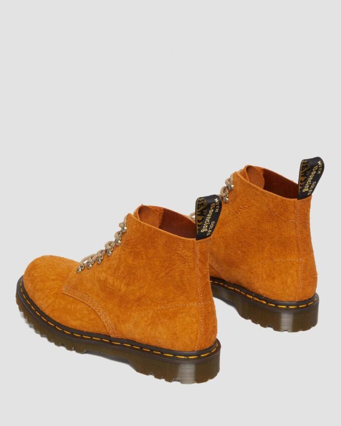 101 Fabricadas en Inglaterra Botines de ante con herrajes 101 Fabricadas en Inglaterra Botines de ante con herrajes