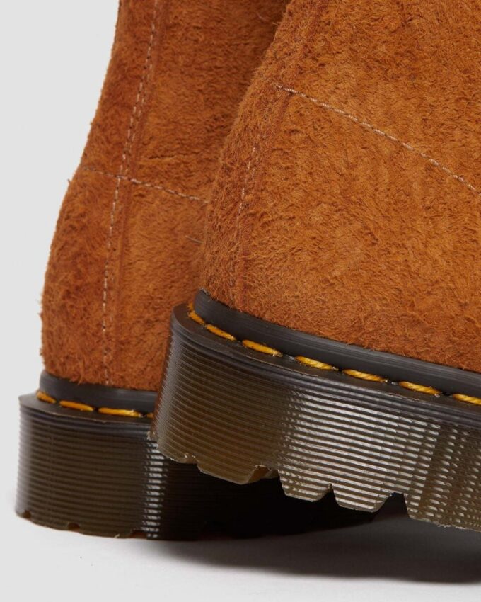 101 Fabricadas en Inglaterra Botines de ante con herrajes 101 Fabricadas en Inglaterra Botines de ante con herrajes