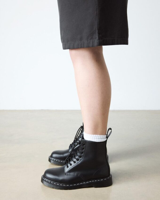 1460 Botas con cordones de Smooth Leather con costuras blancas 1460 Botas con cordones de Smooth Leather con costuras blancas
