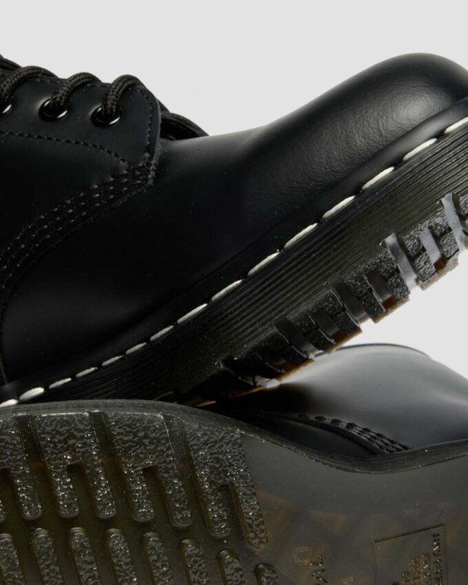 1460 Botas con cordones de Smooth Leather con costuras blancas 1460 Botas con cordones de Smooth Leather con costuras blancas