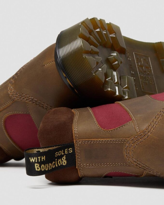 1460 Botas con cordones y paneles acolchados fabricadas en Inglaterra 1460 Botas con cordones y paneles acolchados fabricadas en Inglaterra