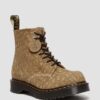 1460 Fabricadas en Inglaterra Botas con cordones de ante repujado 1460 Fabricadas en Inglaterra Botas con cordones de ante repujado