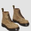 1460 Fabricadas en Inglaterra Botas con cordones de ante repujado 1460 Fabricadas en Inglaterra Botas con cordones de ante repujado