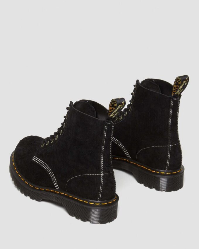 1460 Fabricadas en Inglaterra Botas con cordones de ante repujado 1460 Fabricadas en Inglaterra Botas con cordones de ante repujado