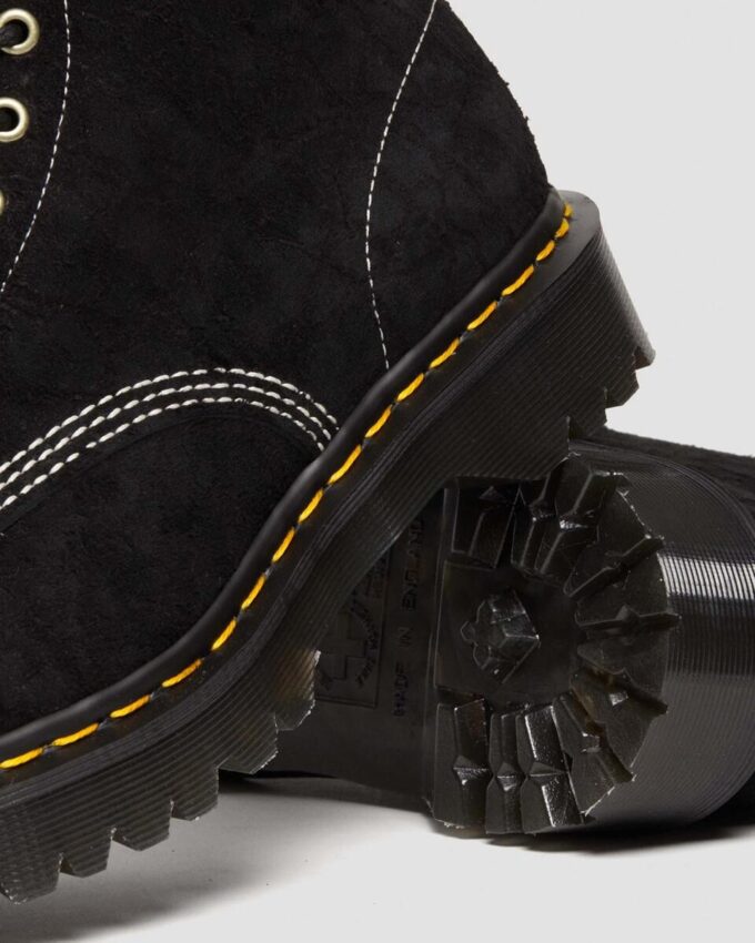 1460 Fabricadas en Inglaterra Botas con cordones de ante repujado 1460 Fabricadas en Inglaterra Botas con cordones de ante repujado