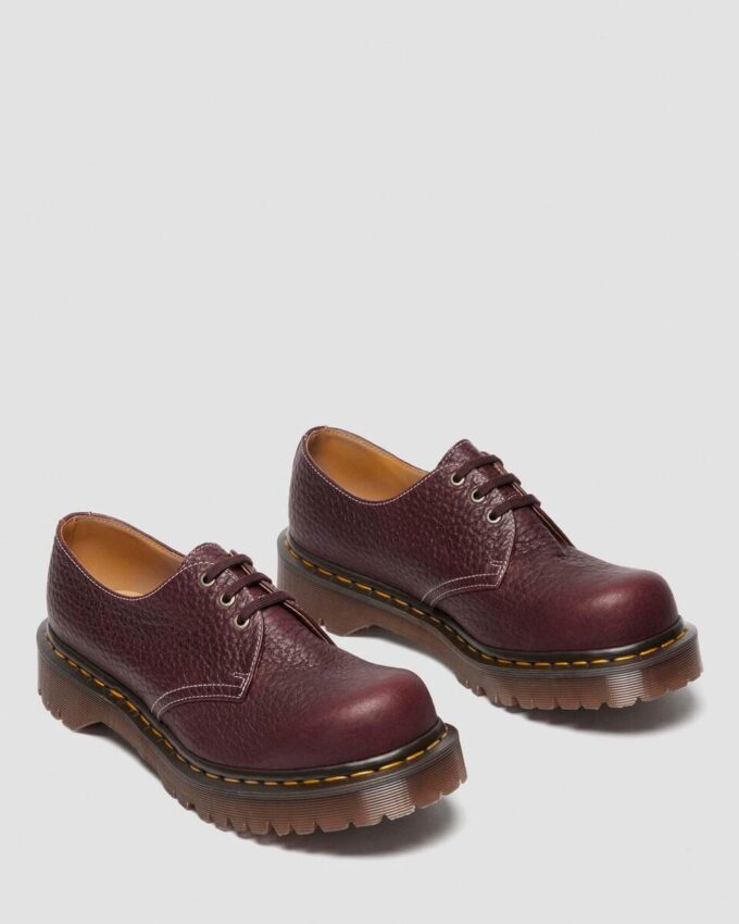 1461 Fabricado en Inglaterra Zapatos con puntera redondeada y piel repujada Soft Boa 1461 Fabricado en Inglaterra Zapatos con puntera redondeada y piel repujada Soft Boa
