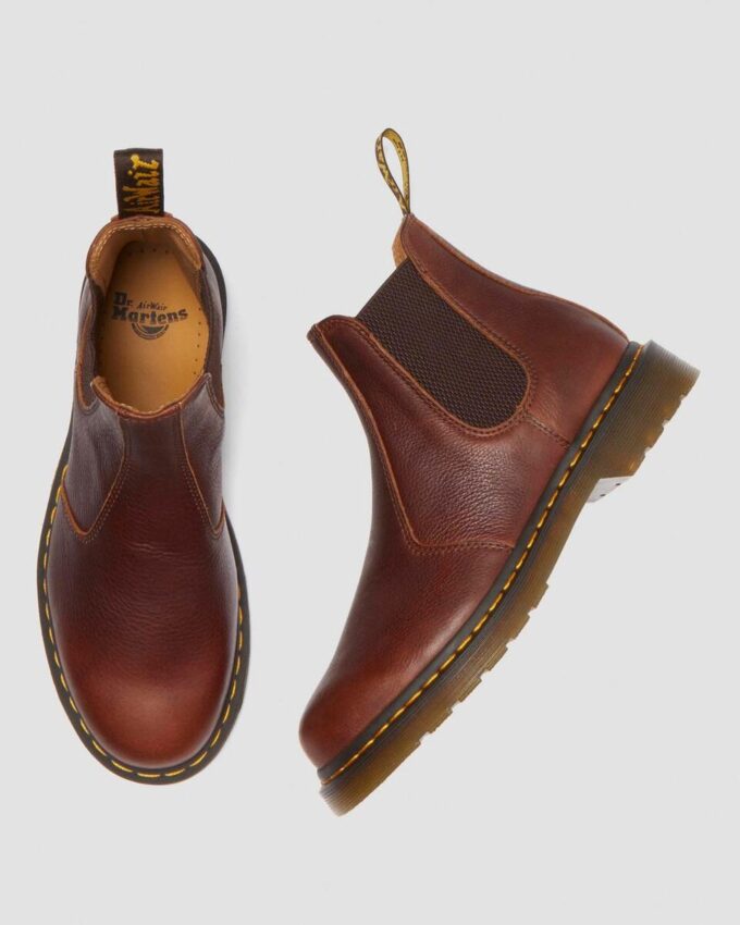 2976 Ambassador Leather Chelsea Boot