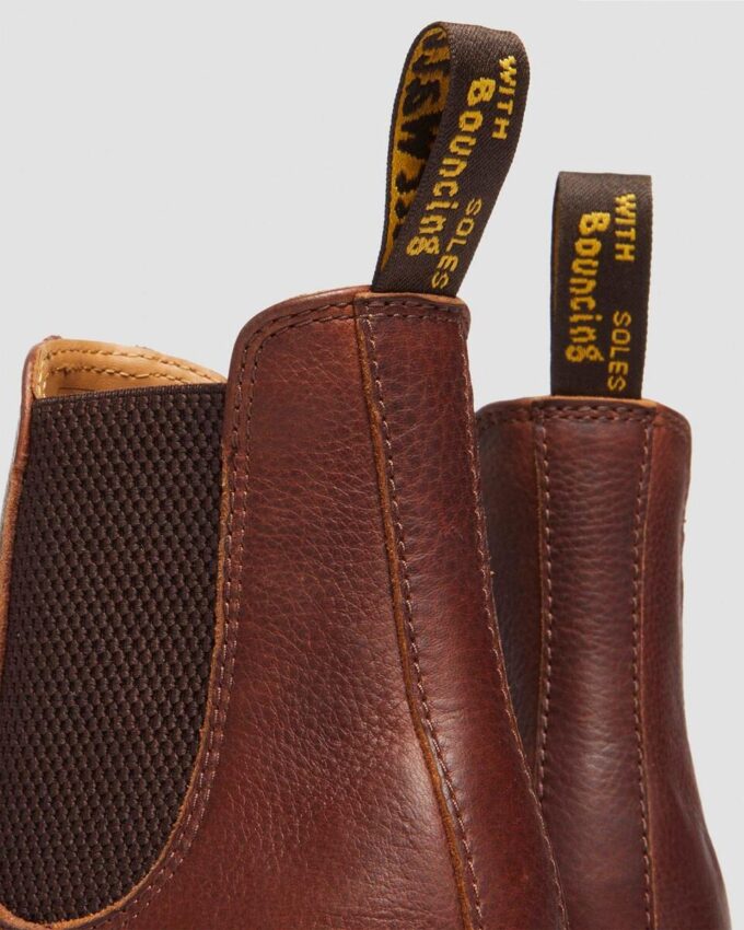 2976 Ambassador Leather Chelsea Boot
