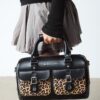 Bolso con asa superior estampado de leopardo Hair On Bolso con asa superior estampado de leopardo Hair On