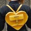Bolso de piel Kiev con herrajes en forma de corazón