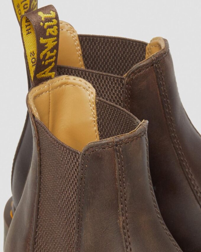 Botas Chelsea 2976 de cuero Crazy Horse con costuras amarillas Botas Chelsea 2976 de cuero Crazy Horse con costuras amarillas