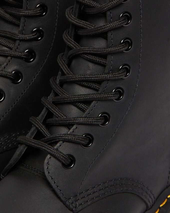 Botas con cordones 1460 de cuero engrasado Botas con cordones 1460 de cuero engrasado