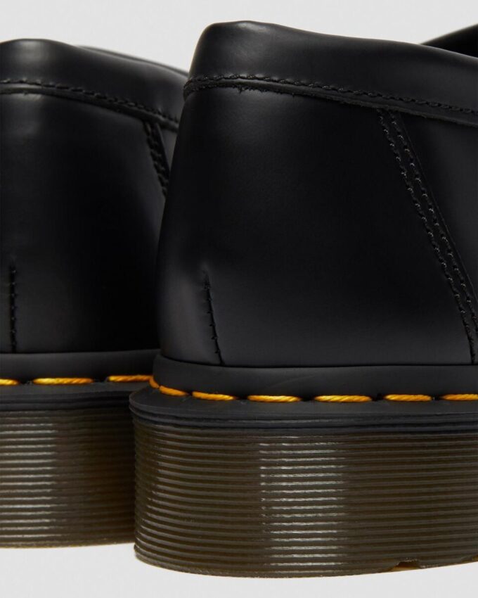 Mocasines con borlas de cuero amarillo cosido Adrian Mocasines con borlas de cuero amarillo cosido Adrian