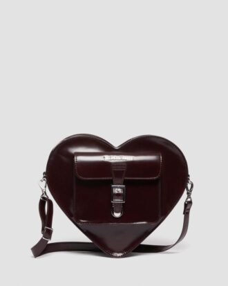 Mochila vegana con forma de corazón